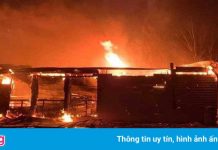 Nhiệt độ tăng kỷ lục, thị trấn ở Canada bị thiêu rụi