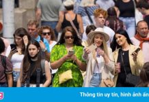 Nghi vấn quanh hiện tượng ca mắc Covid-19 ở Anh giảm