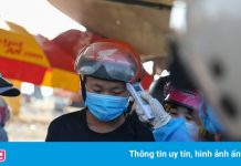 Từng đoàn người chạy xe máy hơn 1.000 km từ TP.HCM về quê tránh dịch