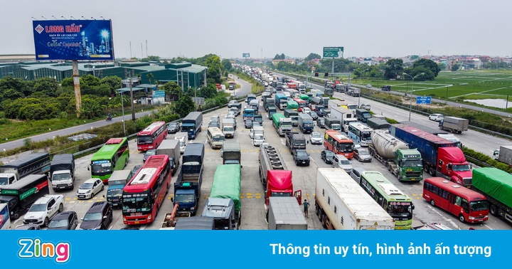 Chờ 2 giờ chưa qua được chốt kiểm dịch Pháp Vân Chờ 2 giờ chưa qua được chốt kiểm dịch Pháp Vân