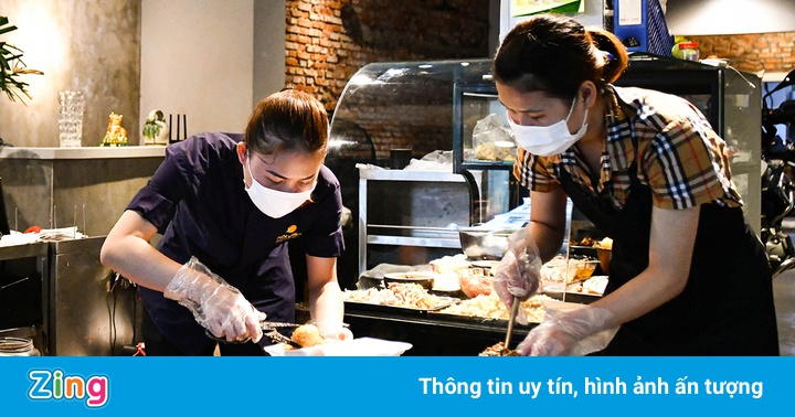Hàng xôi nổi tiếng nhất Hà Nội bán mang về hơn 400 suất một ngày Hàng xôi nổi tiếng nhất Hà Nội bán mang về hơn 400 suất một ngày
