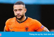 Depay bị giảm lương ngay sau khi gia nhập Barca