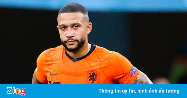 Depay bị giảm lương ngay sau khi gia nhập Barca