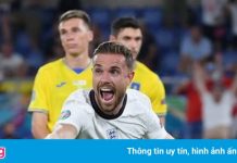 Tuyển Anh đáng sợ nhờ lối chơi ru ngủ