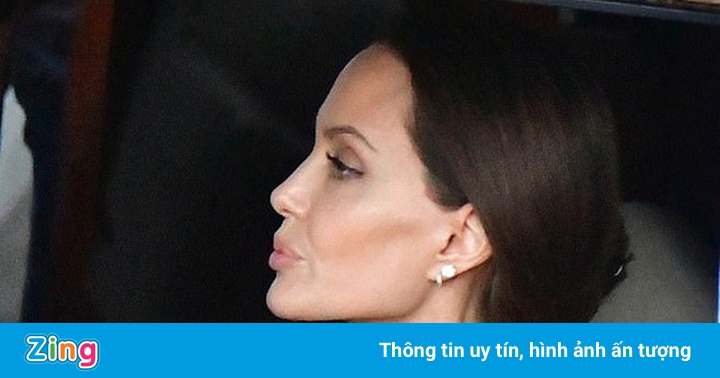 Hình ảnh Angelina Jolie khi không đeo khẩu trang Hình ảnh Angelina Jolie khi không đeo khẩu trang