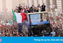 Lễ mừng công hoành tráng của tân vương châu Âu Italy