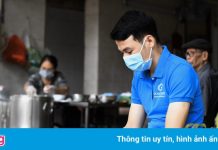 Hàng bánh cuốn nổi tiếng đắt khách, quán nhỏ lẻ buồn thiu vì dịch