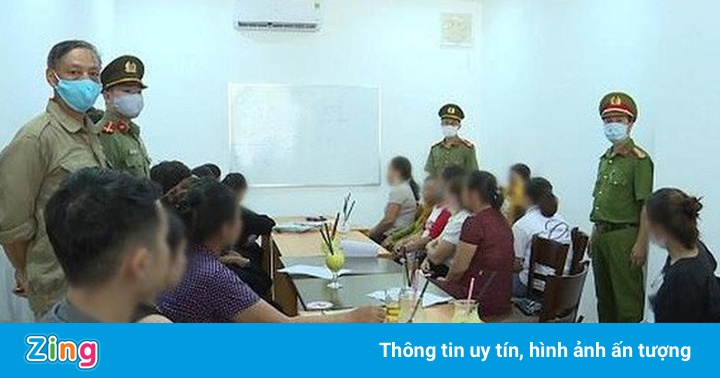 Cho 40 người tụ tập, chủ quán cà phê ở Quảng Bình bị phạt 10 triệu Cho 40 người tụ tập, chủ quán cà phê ở Quảng Bình bị phạt 10 triệu