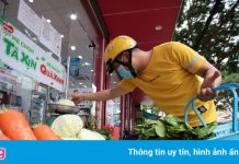 Rau đồng giá tại cửa hàng Con Cưng, Guardian ở TP.HCM