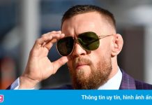 McGregor tung cước với Poirier trong buổi họp báo