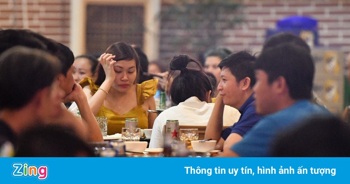 Hà Nội yêu cầu dừng nhà hàng, quán ăn từ 0h ngày 13/7