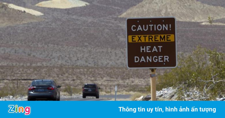 Thung lũng Chết ở Mỹ nóng gần 55 độ C Thung lũng Chết ở Mỹ nóng gần 55 độ C