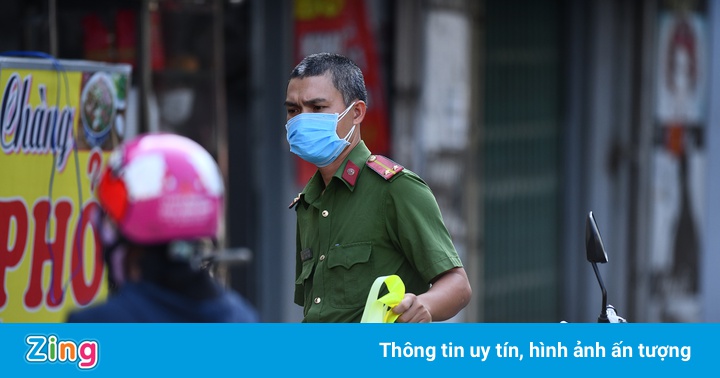 Hà Nội họp khẩn sau khi ghi nhận 10 ca nhiễm nCoV ở cộng đồng Hà Nội họp khẩn sau khi ghi nhận 10 ca nhiễm nCoV ở cộng đồng