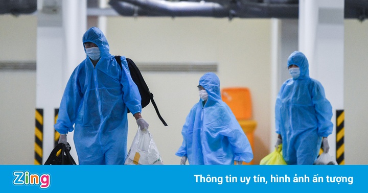 Hơn 1.000 F0 về bệnh viện dã chiến tại Thủ Thiêm trong đêm