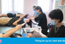 Bí thư Hà Nội lý giải việc TP tạm dừng dịch vụ ăn uống, cắt tóc