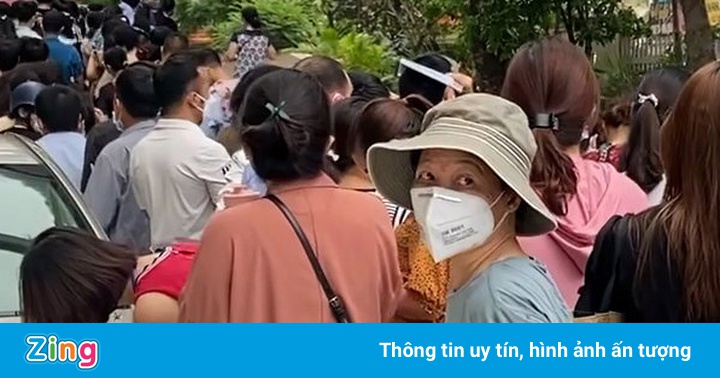 Bí thư Hà Nội: Dừng ngay điểm tiêm vaccine Bệnh viện E