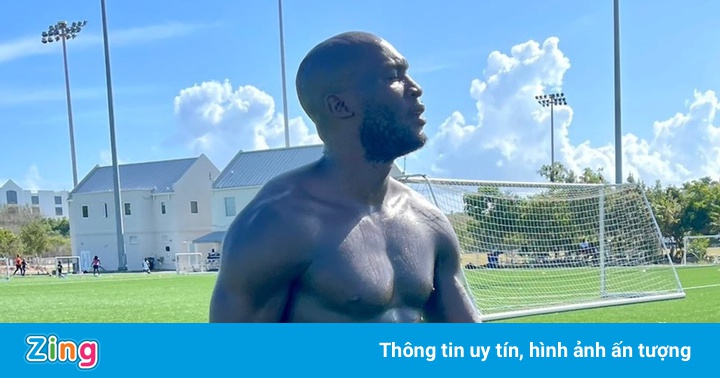 Cơ bụng 6 múi của Lukaku