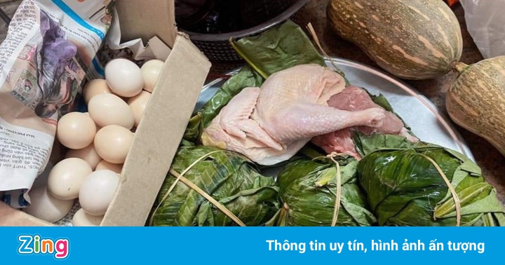 Cha mẹ già ở quê 15 năm gửi đồ ăn cho con trên thành phố Cha mẹ già ở quê 15 năm gửi đồ ăn cho con trên thành phố