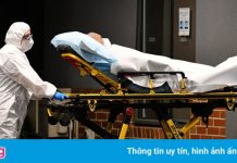 Australia chồng chất khó khăn giữa làn sóng lây nhiễm mới