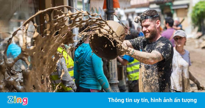 Nhiều vùng tan hoang sau trận lũ lịch sử ở Đức