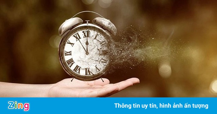 Tuổi thơ đi qua bụi khuất mặt người