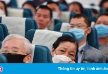 Có nên tiếp tục đầu tư vào cổ phiếu hàng không?