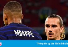 Griezmann không hài lòng với Mbappe