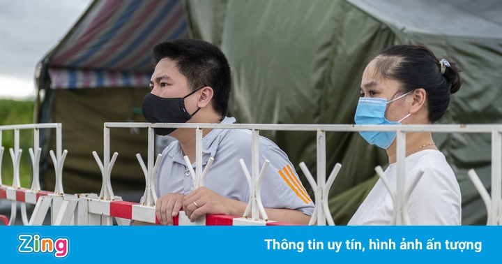 Quảng Ninh không chấp nhận test nhanh, tài xế bị mắc kẹt tại chốt Quảng Ninh không chấp nhận test nhanh, tài xế bị mắc kẹt tại chốt