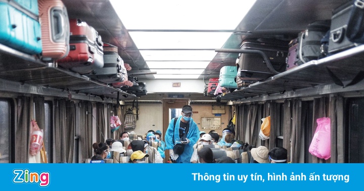 Chuyến tàu 0 đồng đưa người Hà Tĩnh rời tâm dịch Chuyến tàu 0 đồng đưa người Hà Tĩnh rời tâm dịch