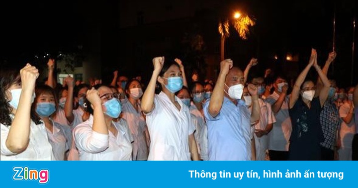 Hơn 300 sinh viên ở Hải Dương lên đường chi viện TP.HCM trong đêm