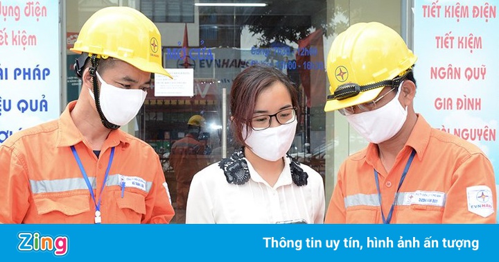 Cư dân TP.HCM ở nhà chống dịch: ‘Tôi choáng vì hóa đơn tiền điện’