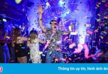 Giới trẻ Anh ùa đến hộp đêm sau 1,5 năm ở nhà