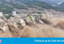 Mưa lớn bất thường, quân đội Trung Quốc cảnh báo vỡ đập