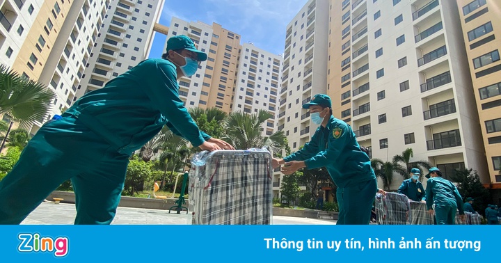 Khẩn trương thành lập bệnh viện dã chiến hơn 18.000 giường ở TP.HCM Khẩn trương thành lập bệnh viện dã chiến hơn 18.000 giường ở TP.HCM