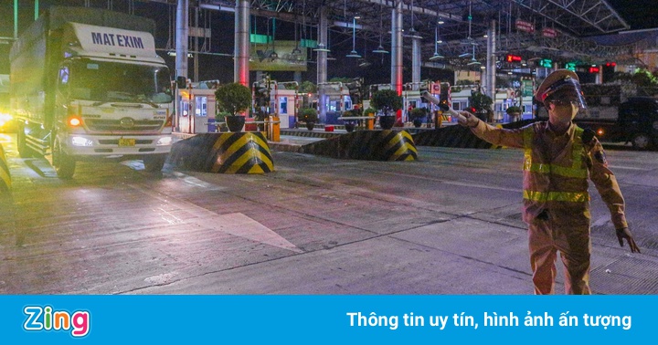 Hơn 1.400 phương tiện không được vào Hà Nội sau 9 ngày lập chốt Hơn 1.400 phương tiện không được vào Hà Nội sau 9 ngày lập chốt