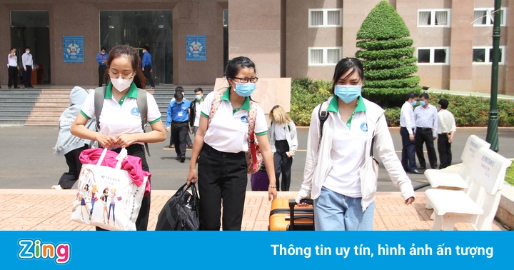 41 sinh viên ĐH Tây Nguyên hỗ trợ Bình Dương chống dịch