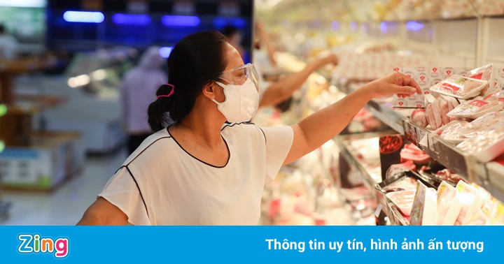 Giá rau, thịt ở các siêu thị tại TP.HCM chênh nhau thế nào?