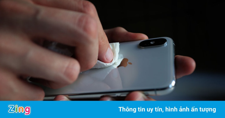 Những điều cần tránh khi lau chùi điện thoại