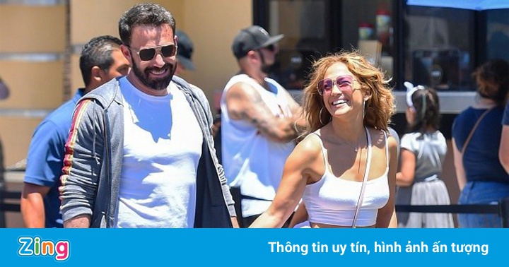 Ảnh thân mật của Jennifer Lopez và Ben Affleck