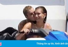 Vợ chồng Justin Bieber lái môtô nước, lặn biển ở Hy Lạp