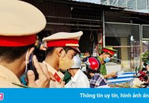 Công an và quân đội đưa 300 người miền Tây về quê