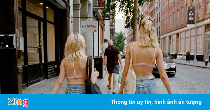 Dân Mỹ mặc mát mẻ xuống phố sau thời kỳ tù túng vì Covid-19