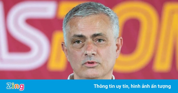 Mourinho loại 8 cầu thủ AS Roma