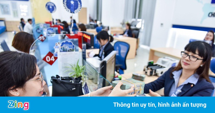 Đi giao dịch tại ngân hàng, tôi có vi phạm Chỉ thị 16?