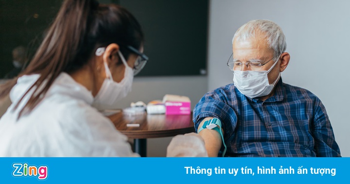 Cụ già Mỹ: ‘Nhờ vaccine, tôi tự tay chăm sóc con cháu mắc Covid-19’