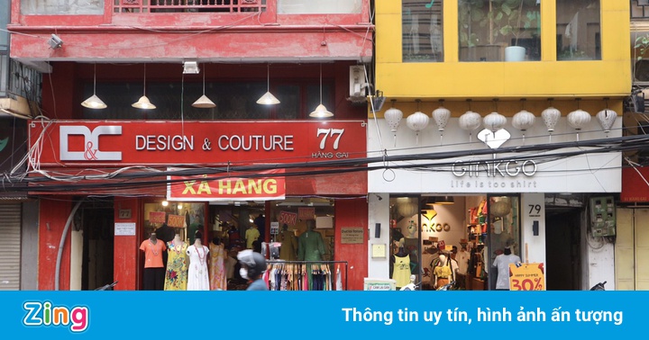 Tiểu thương phố cổ Hà Nội cầm cự cửa hàng, lo phá sản