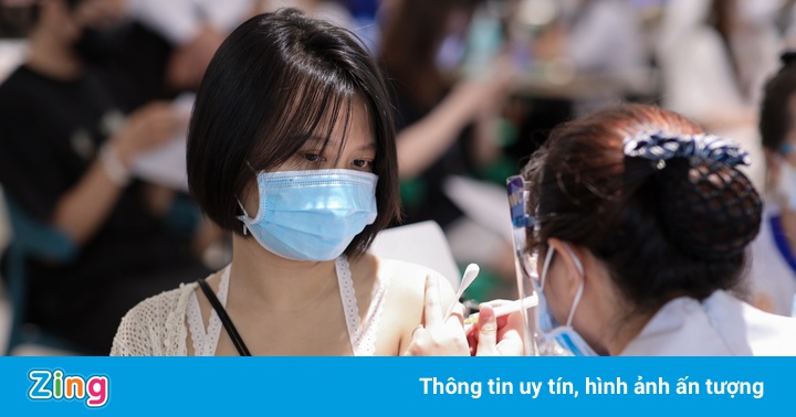 Tìm người từng tiêm vaccine tại Vạn Hạnh Mall