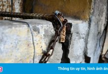 Khu tập thể ở Hà Nội chằng chịt xích và cột chống