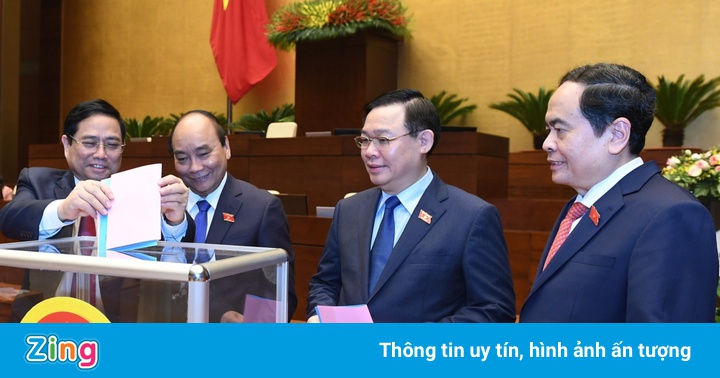 Quốc hội phê chuẩn 4 phó thủ  tướng và 22 bộ trưởng, trưởng ngành