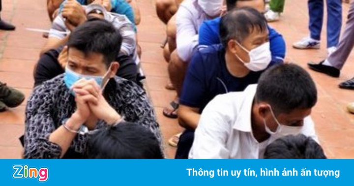 Bắt quả tang 34 người cá độ đá gà giữa dịch Covid-19